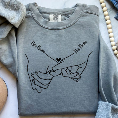 Holding Hands Custom Name – Comfort Colors 1566 Sweatshirt