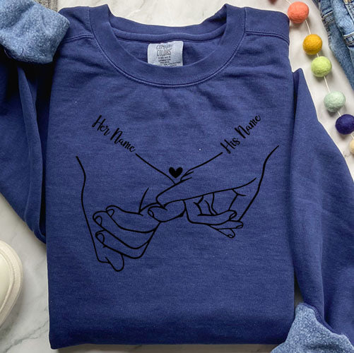 Holding Hands Custom Name – Comfort Colors 1566 Sweatshirt