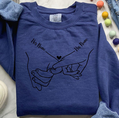 Holding Hands Custom Name – Comfort Colors 1566 Sweatshirt